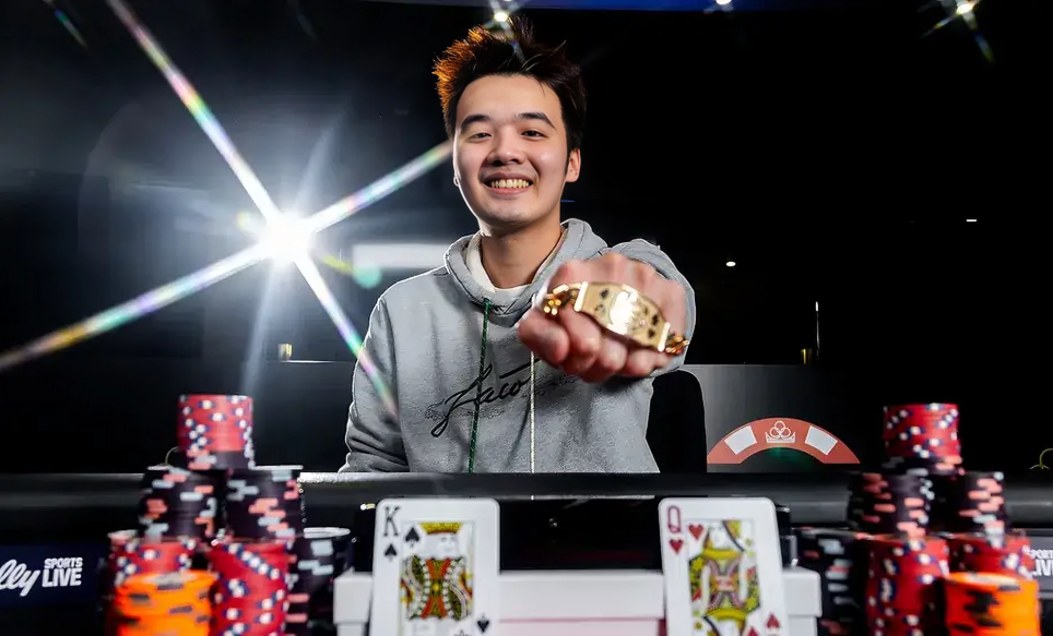 23岁00后小伙斩获20W刀冠军奖励